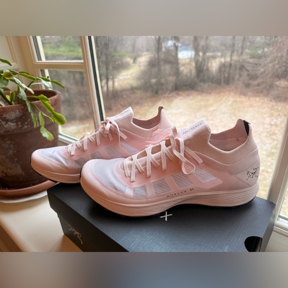 Arc’teryx Women’s Norvan 9 Trail Running Shoe – Rose - Picture 6 of 11